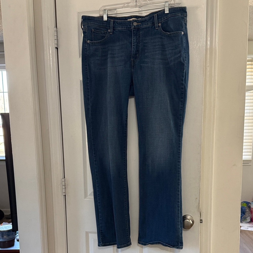 Women’s Levi's 415 Women's Relaxed Boot Cut Jeans in a Deep Blue Color Size 20W